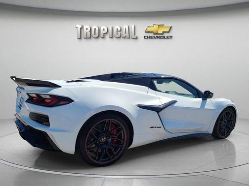 Arctic White 2025 Chevrolet Corvette Z06