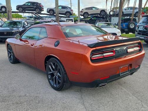 Sinamon Stick 2022 Dodge Challenger GT