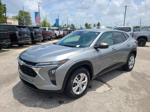 Sterling Gray Metallic 2024 Chevrolet Trax LS