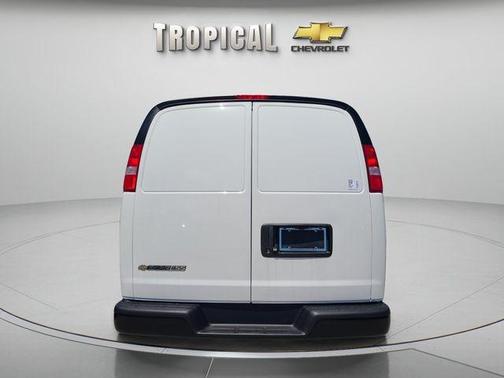 Summit White 2026 Chevrolet Express 2500 Work Van