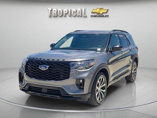 Gray Metallic 2025 Ford Explorer ST-Line