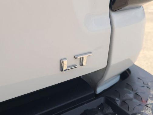Summit White 2023 Chevrolet Colorado LT