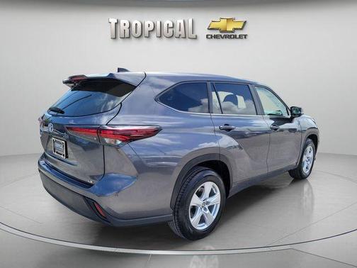 Black 2024 Toyota Highlander LE