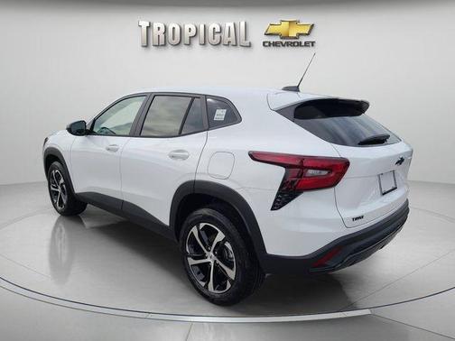 Summit White 2026 Chevrolet Trax 1RS