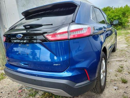 Blue Metallic 2024 Ford Edge SEL