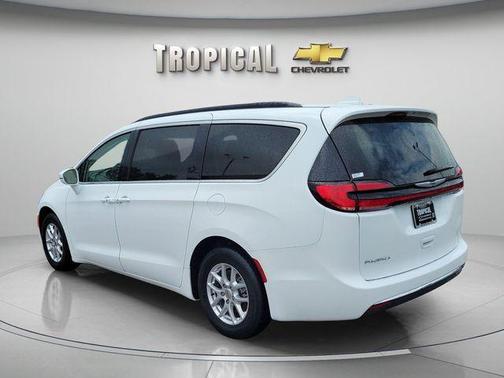 Bright White Clearcoat 2022 Chrysler Pacifica Touring-L