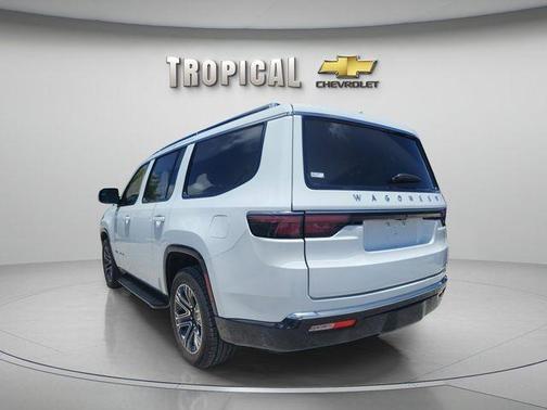 Bright White Clearcoat 2024 Jeep Wagoneer Series II