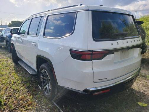 Bright White Clearcoat 2024 Jeep Wagoneer Series II