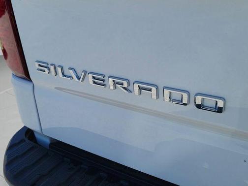 Summit White 2026 Chevrolet Silverado 1500 LT