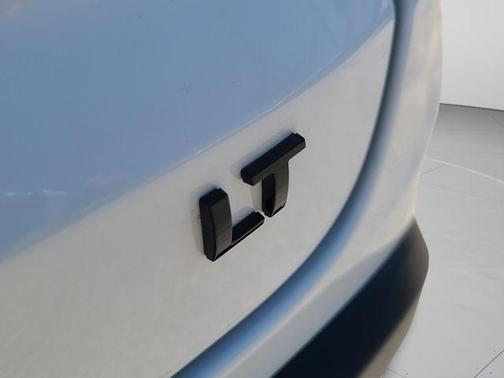 Summit White 2026 Chevrolet Trax LT