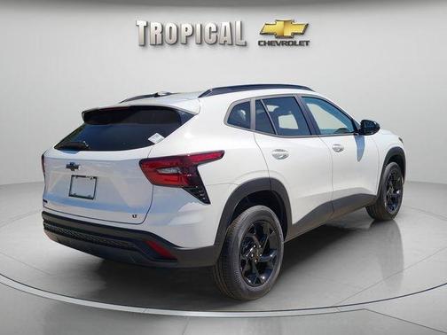 Summit White 2026 Chevrolet Trax LT