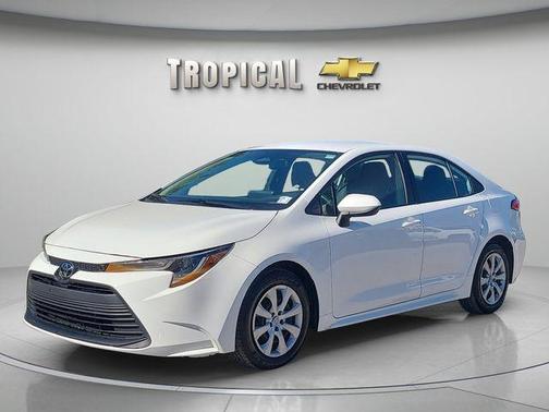 Ice 2023 Toyota Corolla LE