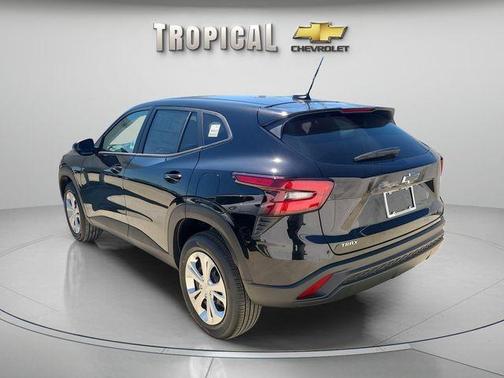 Mosaic Black Metallic 2026 Chevrolet Trax LS