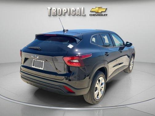 Mosaic Black Metallic 2026 Chevrolet Trax LS