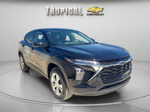 Mosaic Black Metallic 2026 Chevrolet Trax LS