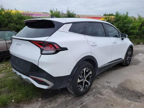 Glacial White Pearl 2024 Kia Sportage EX