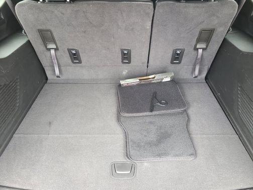 Black 2024 Chevrolet Suburban LT