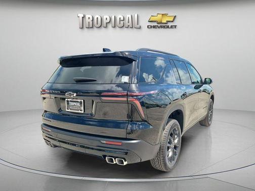 Mosaic Black Metallic 2026 Chevrolet Traverse LT