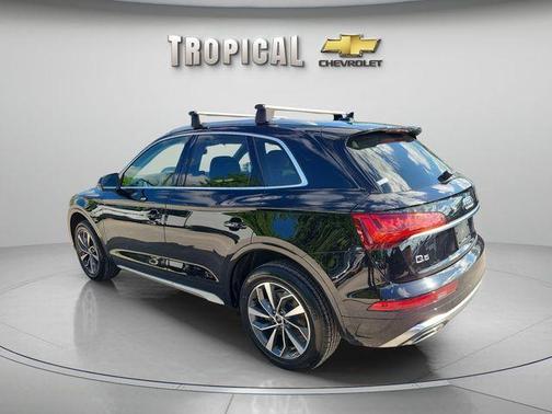 Mythos Black Metallic 2024 Audi Q5 45 S line quattro Premium