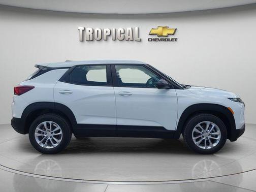 Summit White 2026 Chevrolet Trailblazer LS