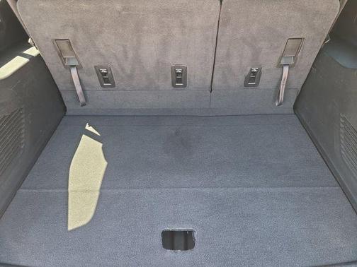 Black 2024 Chevrolet Suburban LT