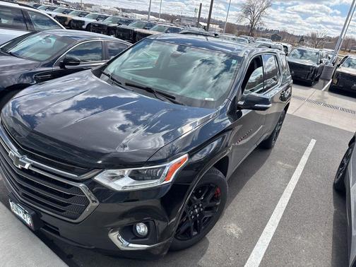 Mosaic Black Metallic 2020 Chevrolet Traverse Premier