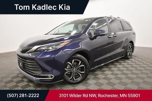 2025 Toyota Sienna Platinum