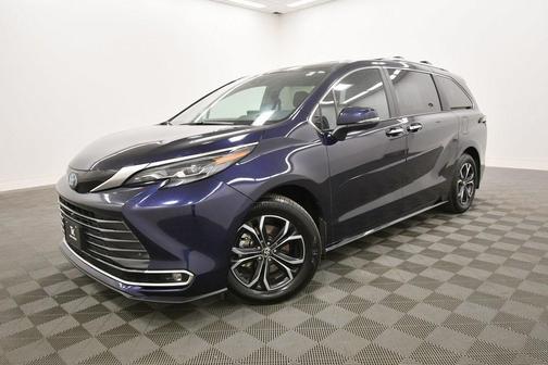 2025 Toyota Sienna Platinum