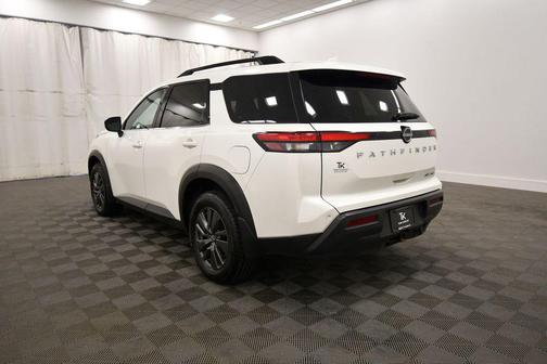 Pearl White Tricoat 2022 Nissan Pathfinder SV 4WD