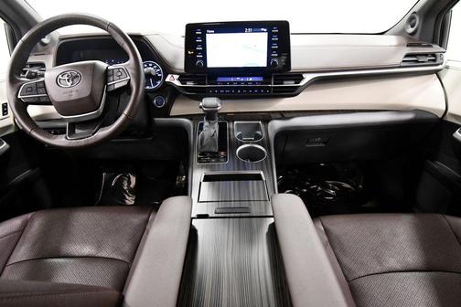 2023 Toyota Sienna Platinum 7 Passenger
