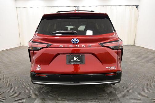 2023 Toyota Sienna Platinum 7 Passenger