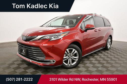 2023 Toyota Sienna Platinum 7 Passenger