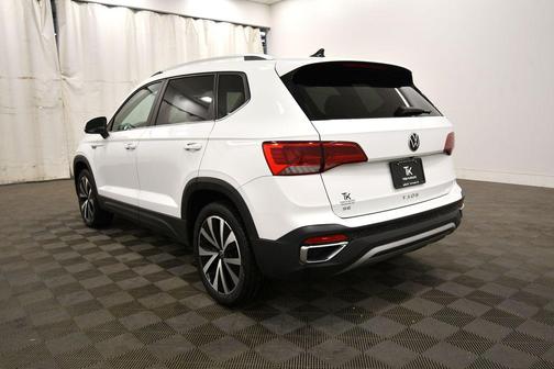 Pyrite Silver Metallic 2024 Volkswagen Taos 1.5T SE