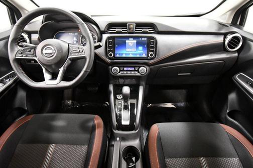 Aspen White Tricoat 2025 Nissan Versa 1.6 S