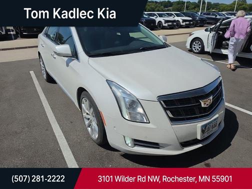 Crystal White Tricoat 2016 Cadillac XTS Luxury