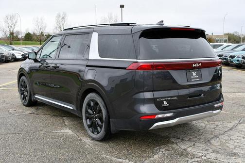2022 Kia Carnival SX