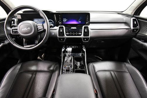 Wolf Gray 2023 Kia Sorento SX