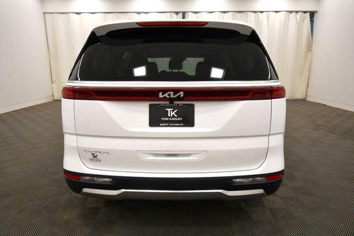 Snow White Pearl 2024 Kia Carnival SX