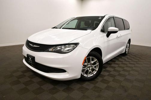2023 Chrysler Voyager LX