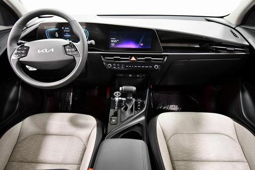 2025 Kia Niro SX