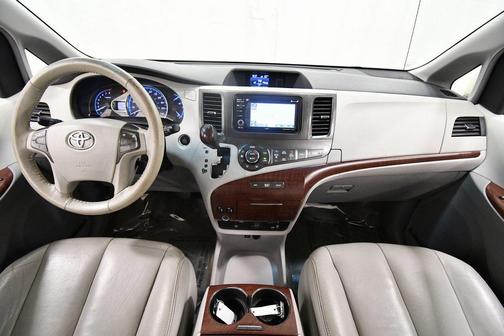2014 Toyota Sienna XLE
