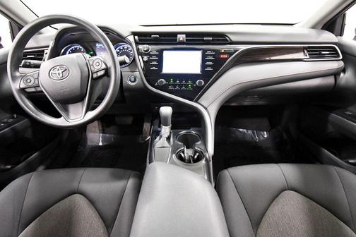Celestial Silver Metallic 2019 Toyota Camry LE