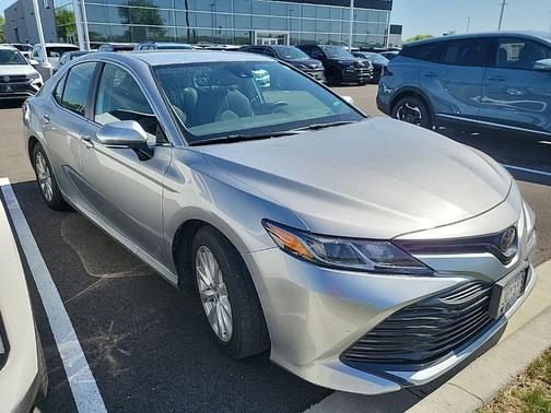 Celestial Silver Metallic 2019 Toyota Camry LE
