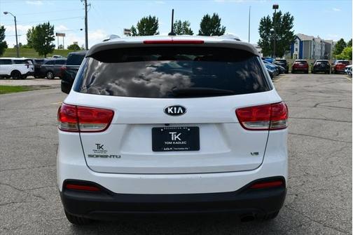 2017 Kia Sorento LX