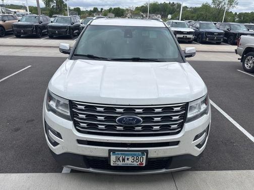 White Platinum Metallic Tri-Coat 2017 Ford Explorer Limited