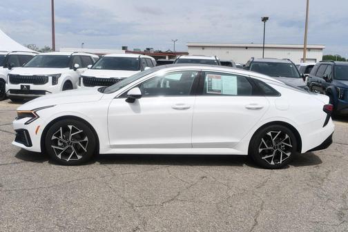 2025 Kia K5 EX