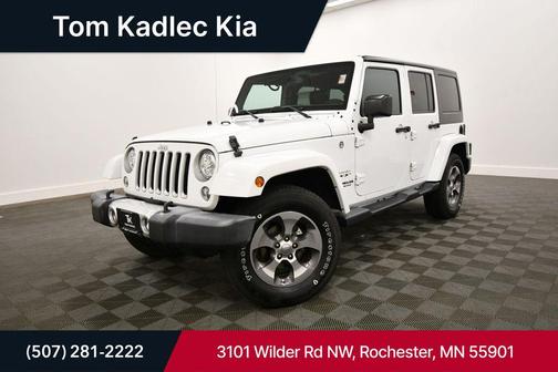 Bright White Clearcoat 2017 Jeep Wrangler Unlimited Sahara