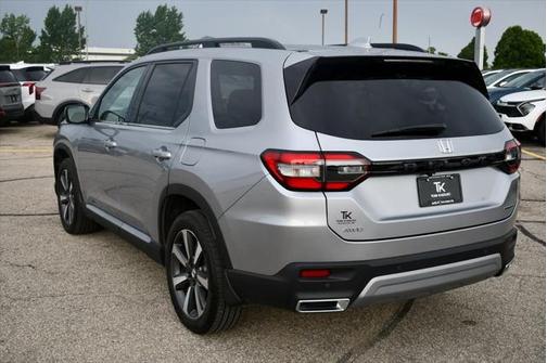 2025 Honda Pilot Touring 8-Passenger