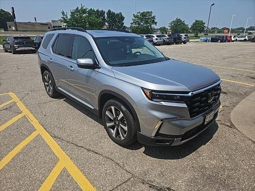 2025 Honda Pilot Touring 8-Passenger