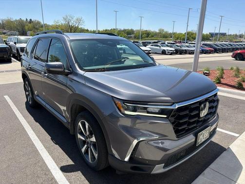 Gray 2023 Honda Pilot Touring 8-Passenger